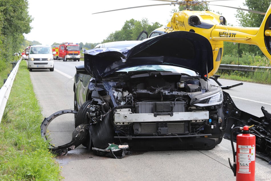 Sogar ein Rettungshubschrauber musste auf der A23 landen.