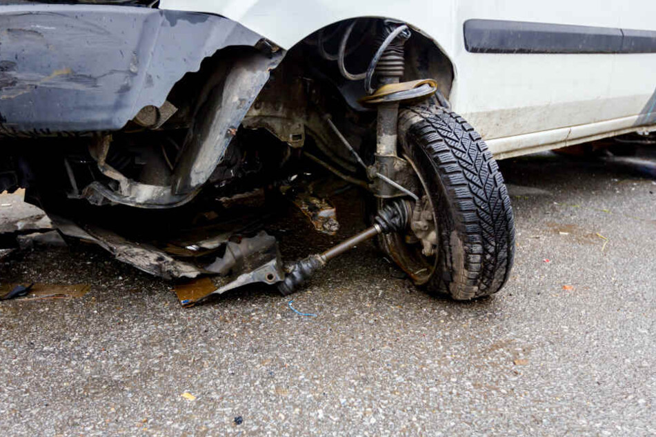An den Autos entstand ein Schaden von 20.000 Euro. (Symbolbild)