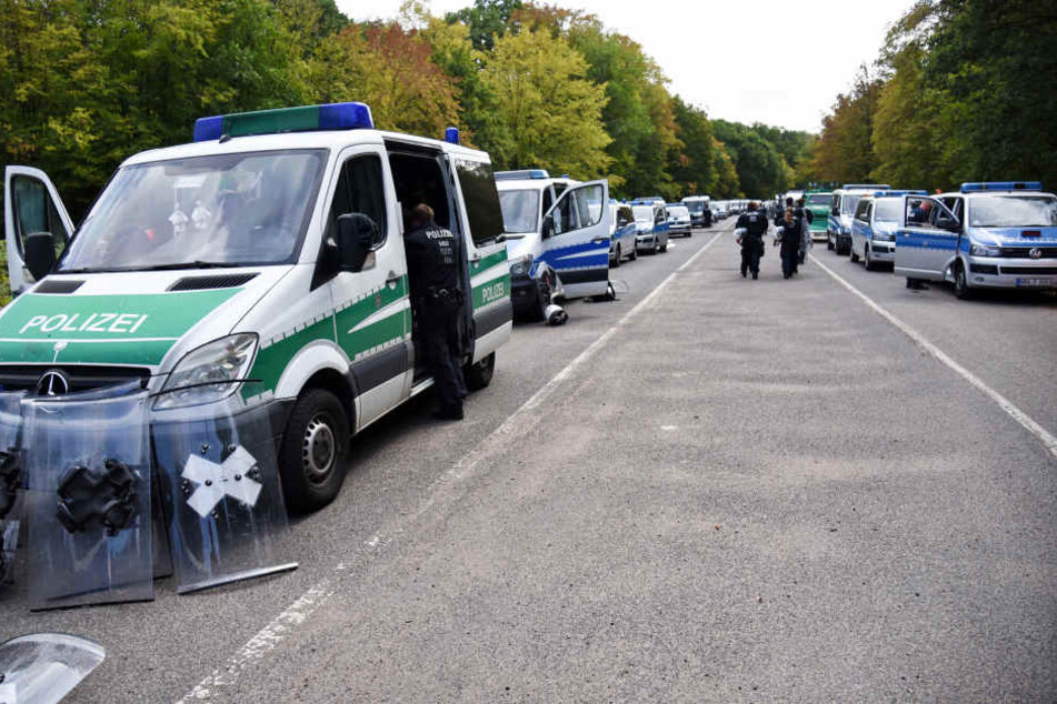 Die Polizei rückte mit einem Großaufgebot an.