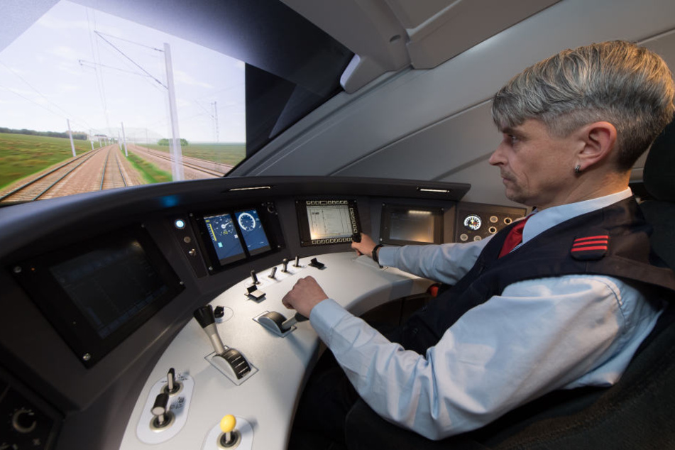 Alles im Griff: Im Simulator lernen Lokführer das Handwerk für den neuen ICE 4.