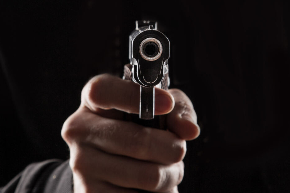 Der Mann führte eine Spielzeugpistole mit sich, die laut Polizei durchaus den Anschein einer echten Schusswaffe machte. (Symbolbild)