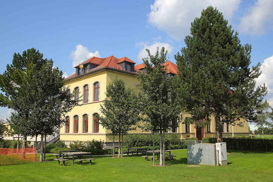 Im Ort der 90. Grundschule missbrauchte ein Hortner viermal eine Zweitklässlerin.