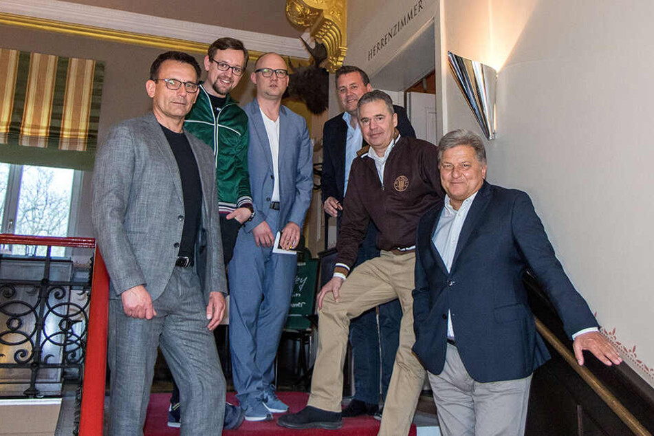 Die Experten-Runde: Michael Born (v.l.), Max-Jacob Ost, Jens Umbreit, Pit Gottschalk, Andreas Rettig und Markus Hörwick.