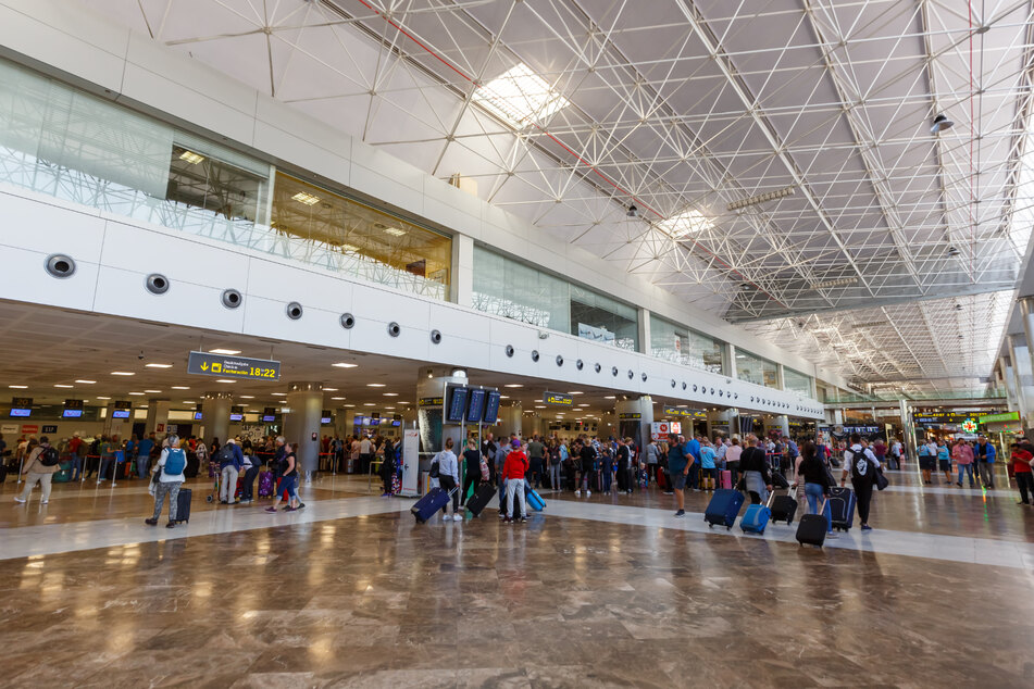 Drama am Flughafen Teneriffa: Eine Familie wurde entzweigerissen, weil ein Reisepass fehlte.