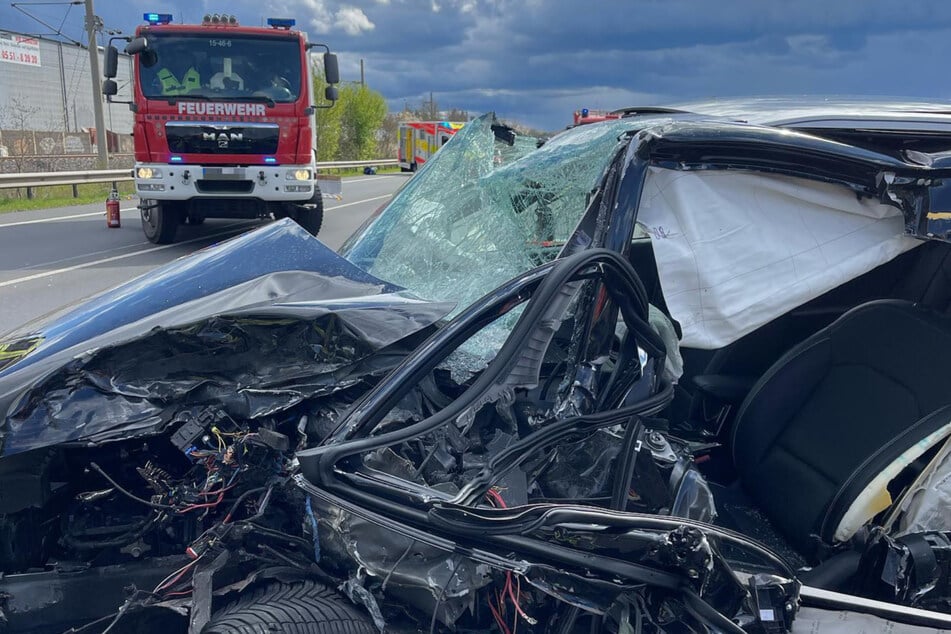 In Bovenden wurde ein Hyundai in den Gegenverkehr geschleudert. Zwei Personen wurden schwer verletzt.