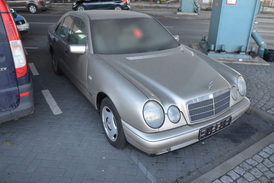 Der Mercedes von Danuta Lysien wurde im Februar in Bremen gefunden. Die Nummernschilder waren abgeschraubt.