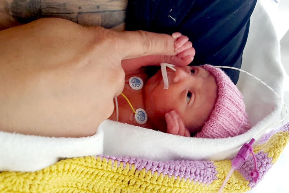 Greta im Krankenhaus nach ihrer Geburt.