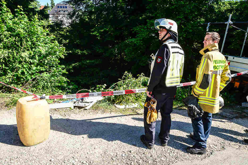 Die Feuerwehr musste die Unfallstelle absperren.