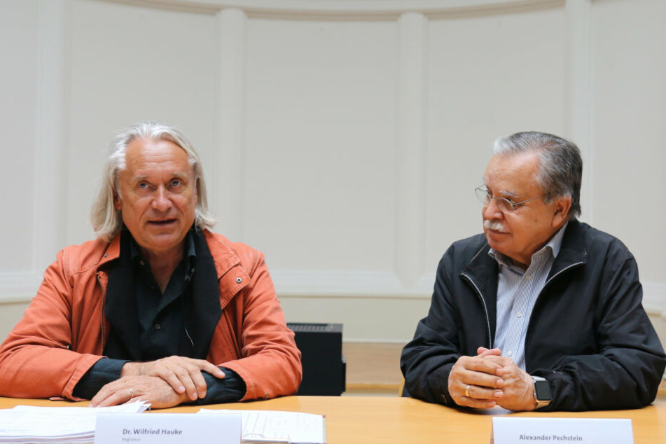 Regisseur Wilfried Hauke mit dem Pechstein-Enkel Alexander Pechstein.
