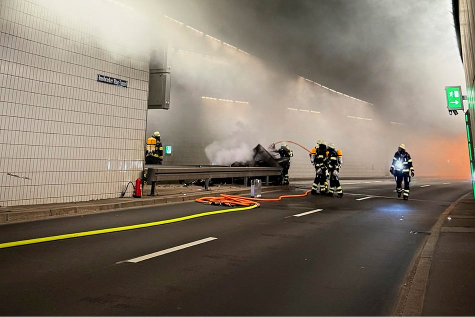 Dichter Rauch füllte den Innsbrucker-Ring-Tunnel in München.