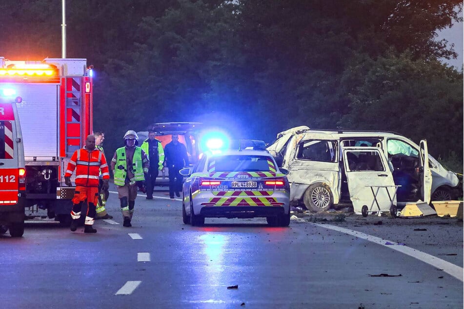 In der Nacht auf Sonntag kam es auf der A48 bei Koblenz zu einem tragischen Verkehrsunfall.