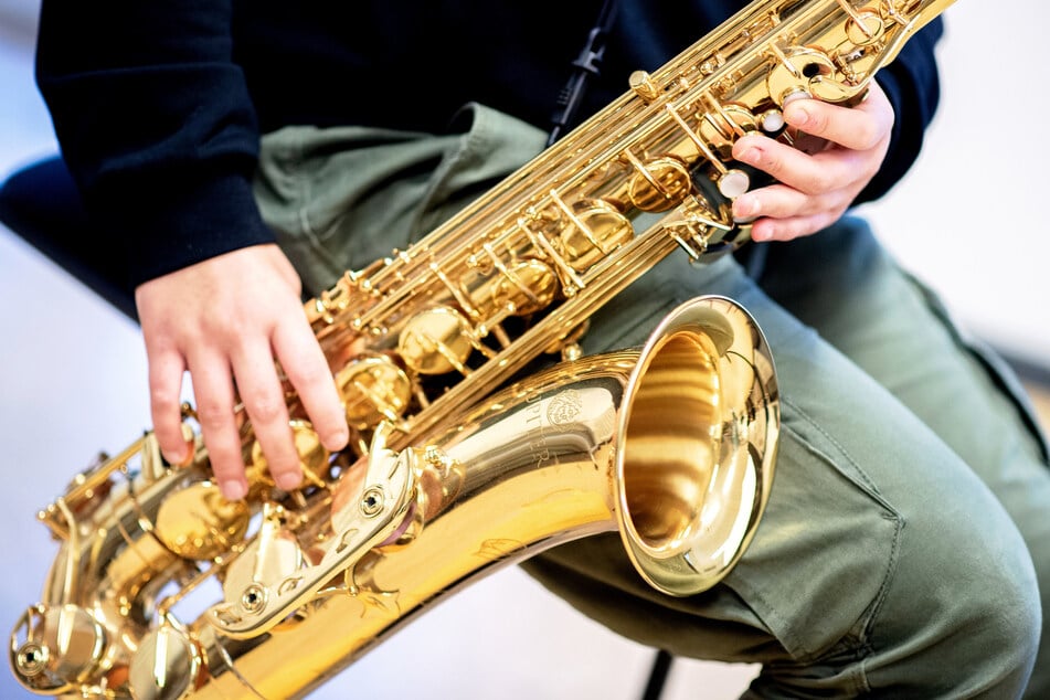 Die Studierenden dürfen mit bekannten Jazz-Musikern zusammenspielen. (Symbolbild)