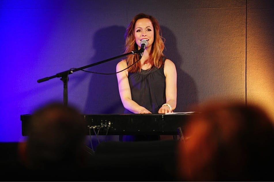 Egal ob man ein Gedicht vortragen, ein Instrument spielen, oder gar singen möchte. Am Sonntag kann man sich auf der "Offenen Bühne" in Dresden als Künstler ausprobieren. (Symbolfoto)