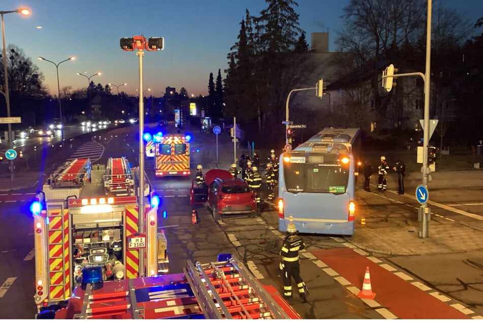 Die Unfallstelle an der Kreuzung Boschetsrieder Straße und Höglwörther Straße in München-Obersendling.