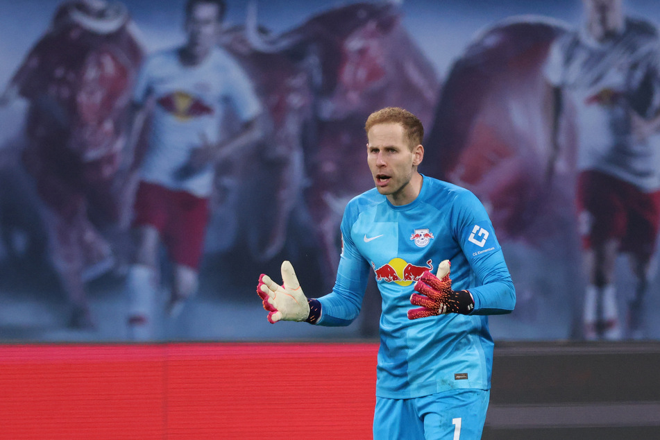 Leipzig-Torwart Gulacsi (31) beendet Saison vorzeitig.