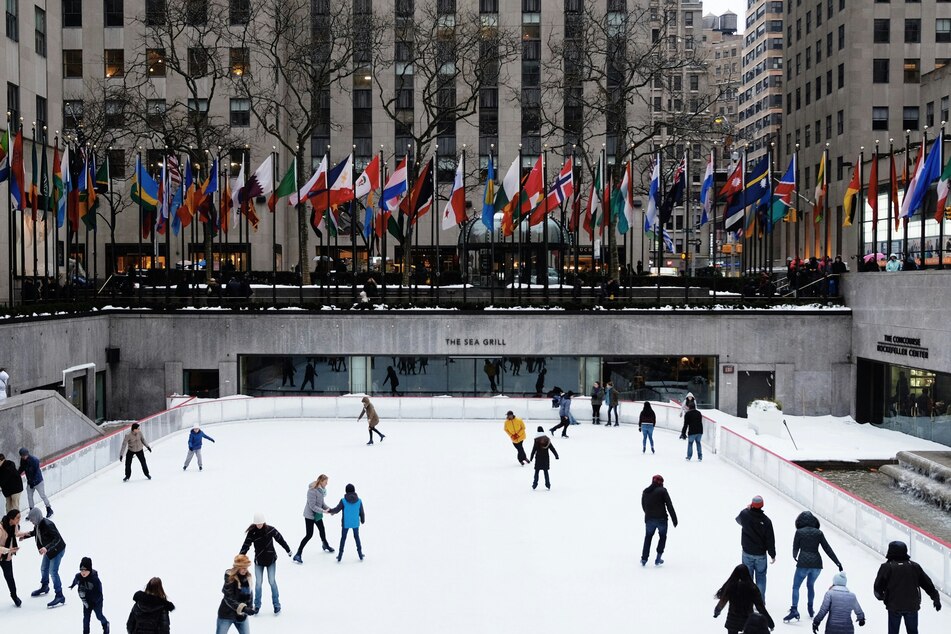 Bye-bye winter blues, New York City! Manhattan's iconic Rockefeller Center is set to transform into a fabulous dining and activity space for summer.