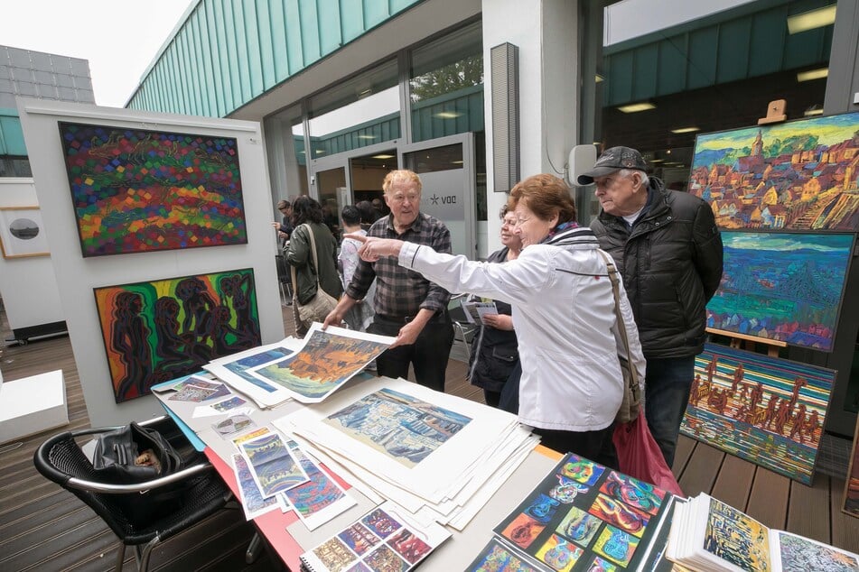 Beim Kunstmarkt im Haus der Presse können Besucher am Wochenende Kunst, Antiquitäten und Sammlerstücke entdecken.