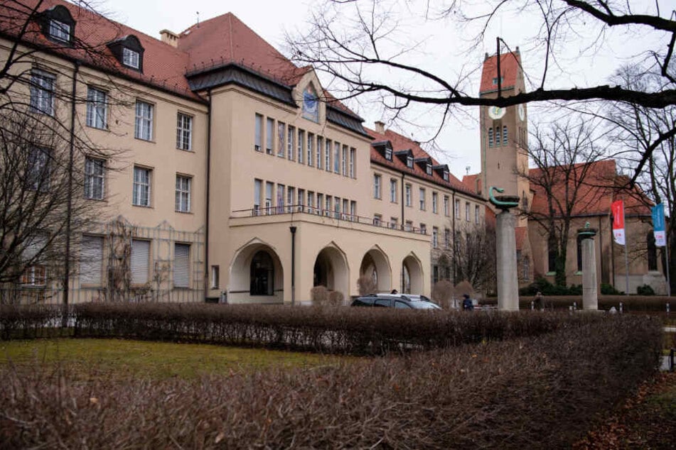 Der Haupteingang des Klinikums Schwabing.