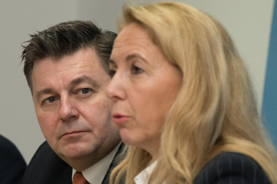 Andreas Geisel (SPD), Berlins Innensenator, und Barbara Slowik, Polizeipräsidentin, sprechen über den Terror von Neuköllner Neonazis.