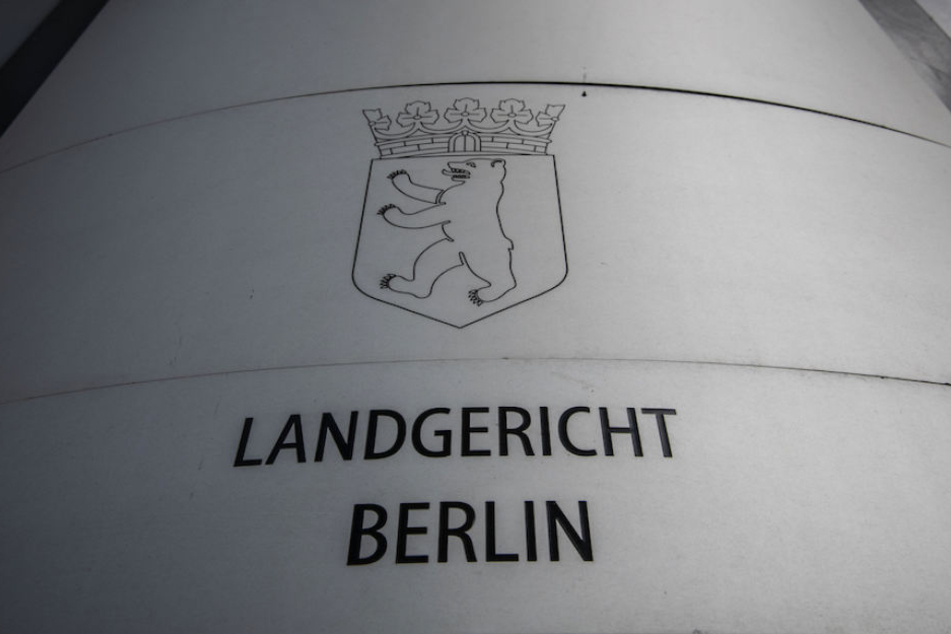 Der widerliche Vorwurf gegen den 60-Jährigen wird am Berliner Landgericht verhandelt.