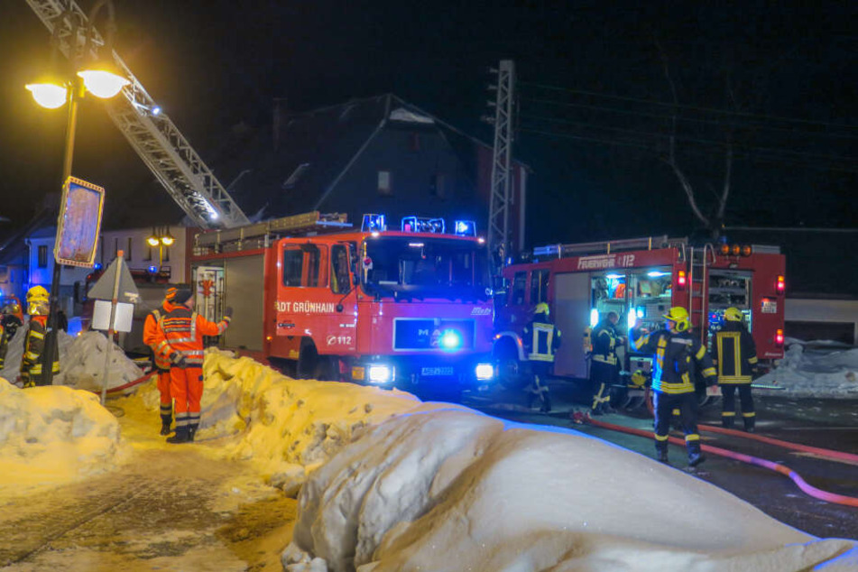 Die Feuerwehr hatte auch eine Drehleiter im Einsatz.