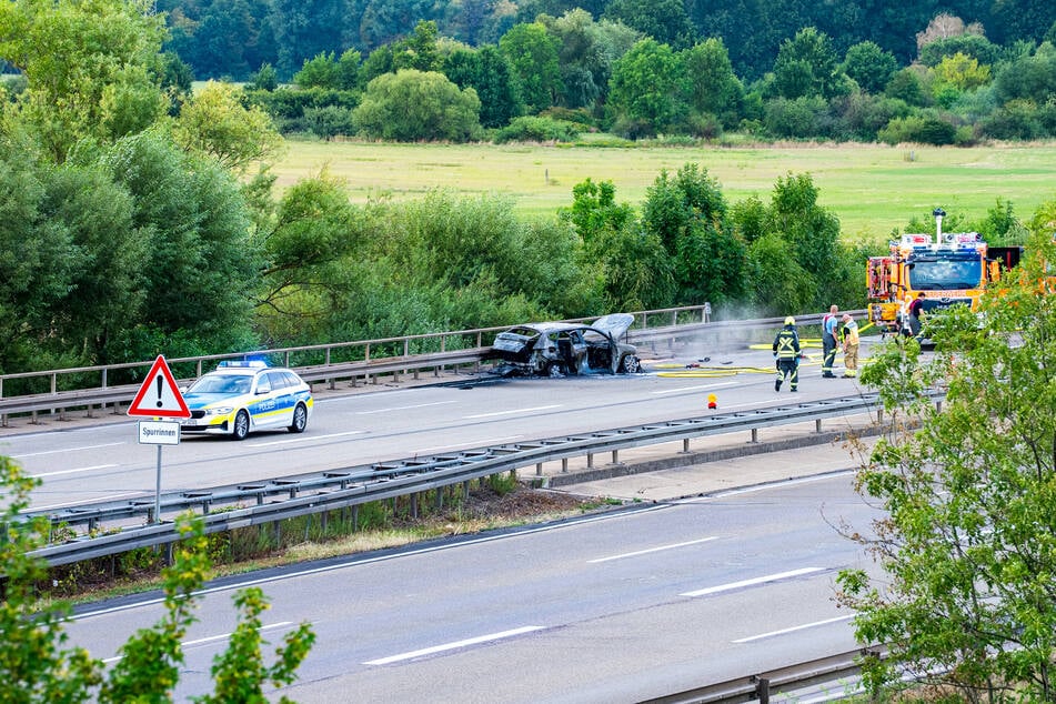 Bei Erlensee kam es am Donnerstagabend zu einem schweren Unfall, in den drei Autos involviert waren.