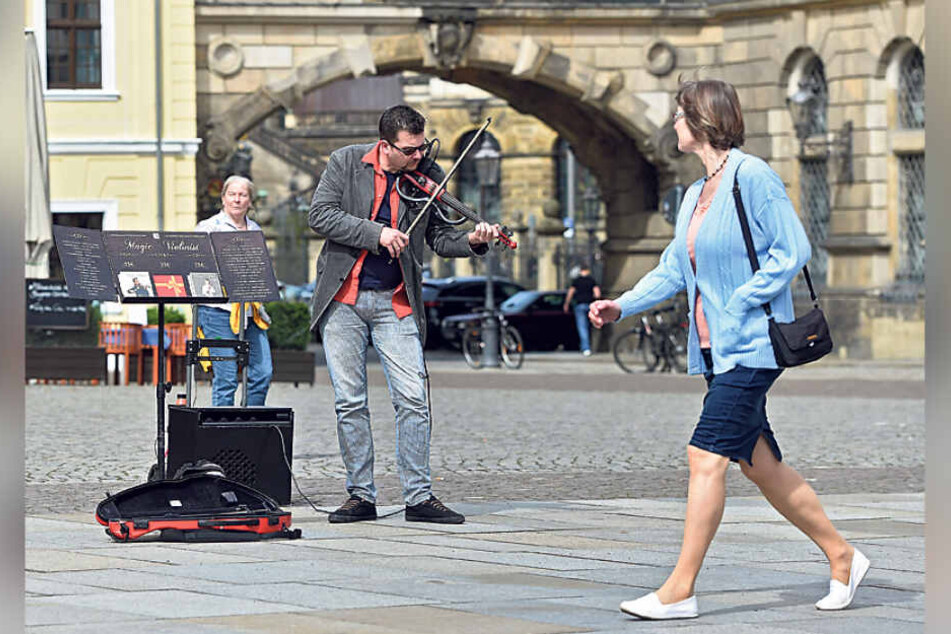 Wie laut darf Straßenmusik sein? In Dresden bleibt das ein Streitthema.