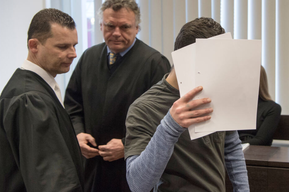 Zum Prozessauftakt gestand Bashar den Mord an der 14-jährigen Schülerin.