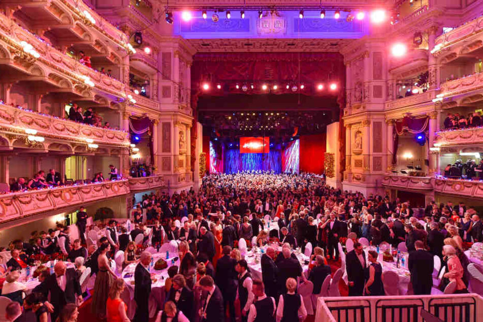 Tausende feierten den 13. SemperOpernball 2018 in Dresden.