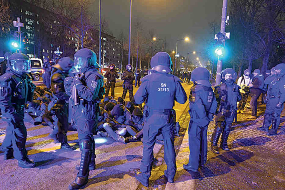 Die Polizei ist ständig im Einsatz, aber gegen die Ordnungshüter hagelt es
auch zahlreiche Anzeigen.