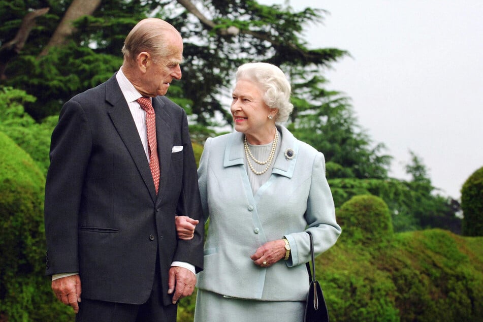 Sie waren immer für einen Spaß zu haben: Königin Elizabeth II. (95) und ihr im April gestorbener Mann Prinz Philip (✝99).