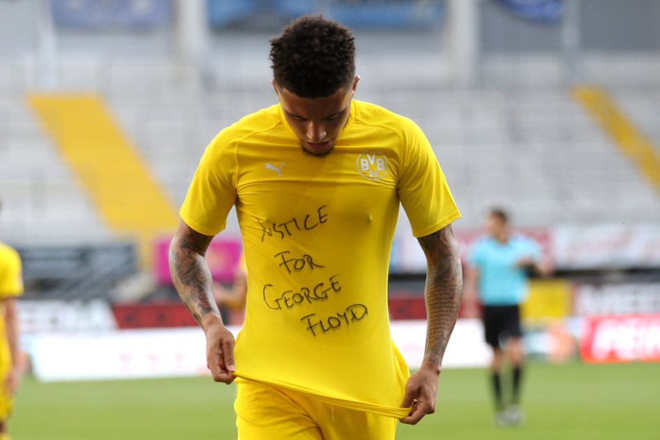 "Justice for Floyd". Dieses T-Shirt zeigte Dortmunds Jadon Sancho nach seinem Treffer zum 2:0.