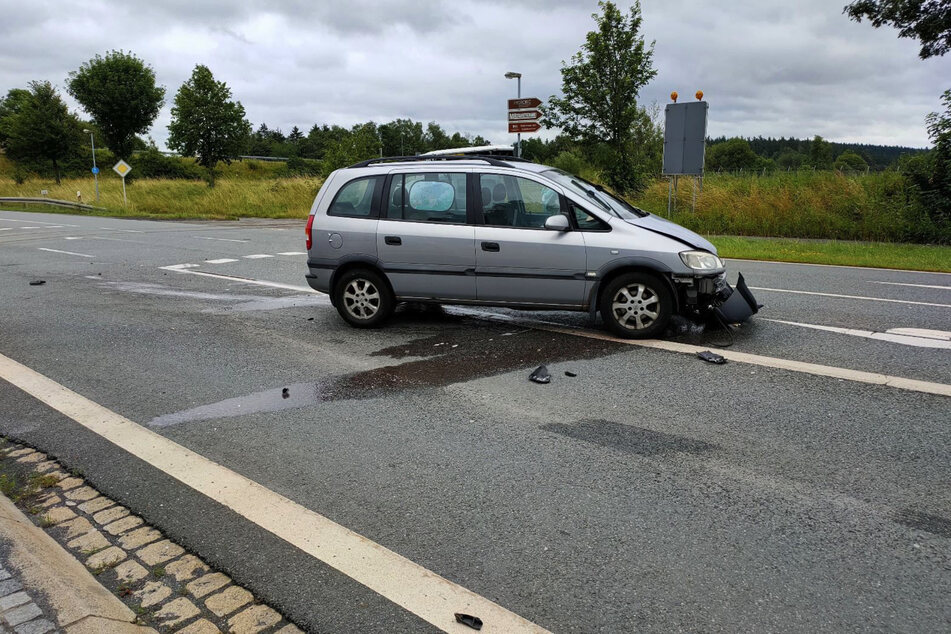 In Selb kollidierten am Dienstag zwei Fahrzeuge an einer Autobahnabfahrt.