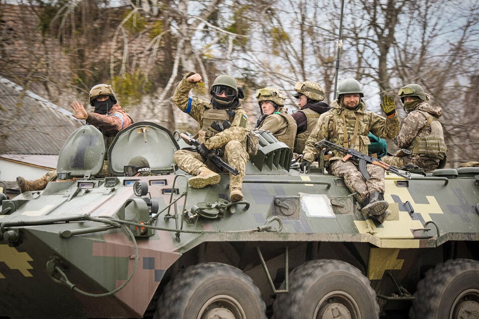 Die ukrainische Armee meldet Gegenschläge gegen die russischen Invasoren.