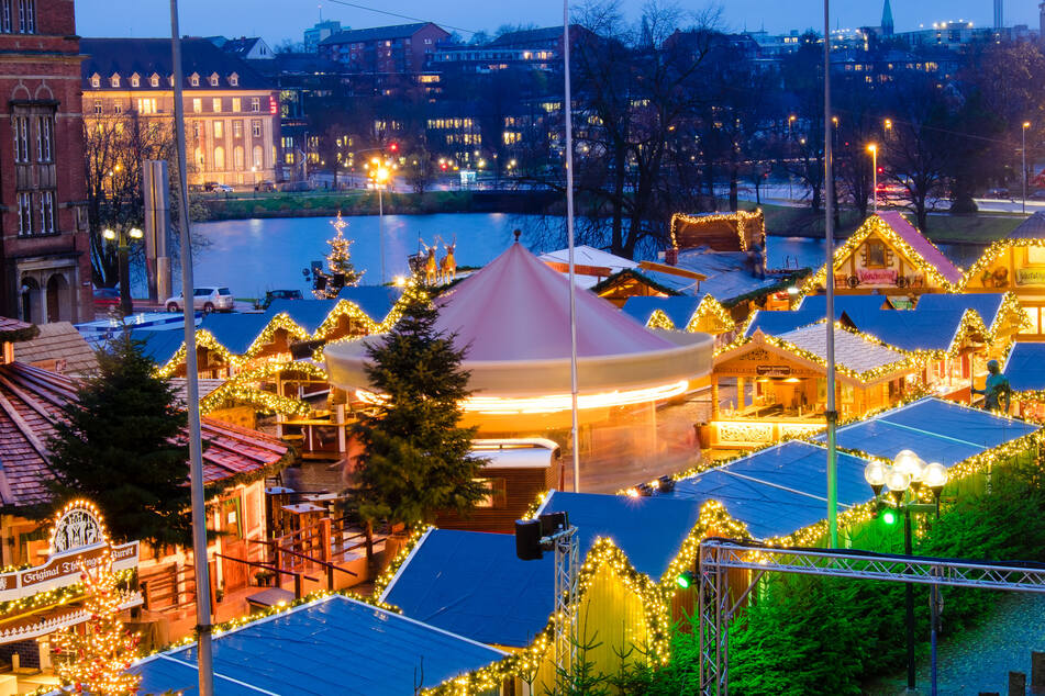 Zum Weihnachtsmarkt in Kiel haben sich dieses Jahr weniger Händler gemeldet. (Archivbild)