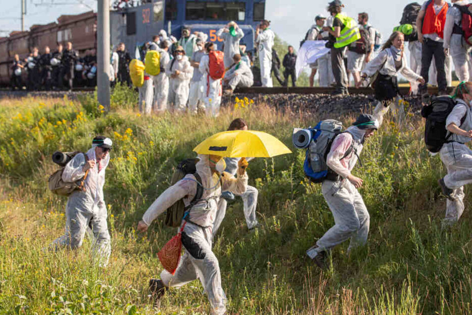 Es geht los: Aktivisten blockieren RWE-Kraftwerk!
