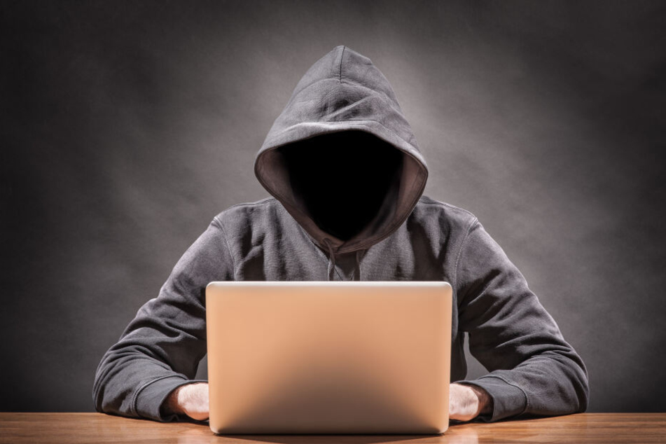Im Internet werden Politiker immer wieder Opfer von Hass-Kommentaren. (Symbolbild)