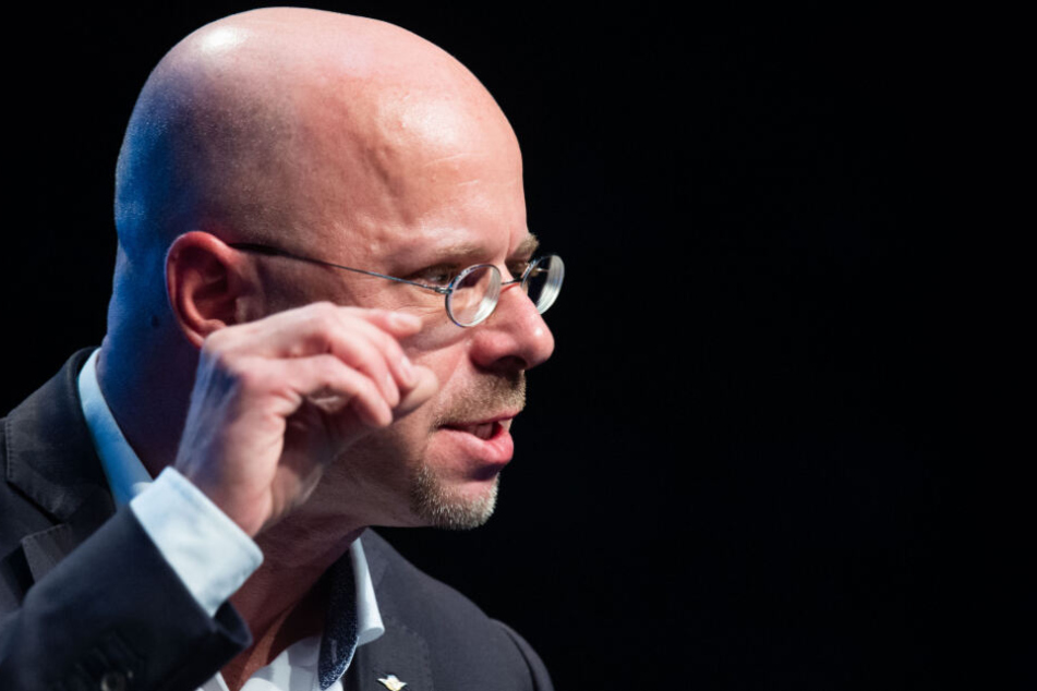 Andreas Kalbitz, Beisitzer im Bundesvorstand der AfD, spricht beim Parteitag der AfD.