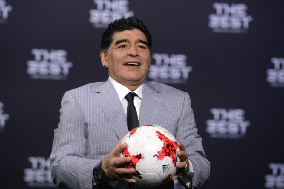 Diego Armando Maradona starb am 25. November 2020 im Alter von 60 Jahren an einem Herzinfarkt.