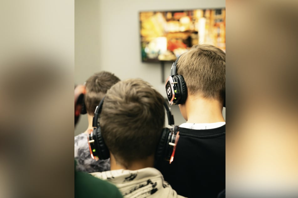 Die Kinder werden im interaktiven Parcours "PowerPlan" durchs Kraftwerk Mitte geleitet.