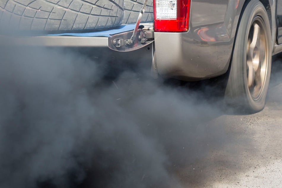 Jährlich stürben rund 13 000 Menschen an den Folgen des Dieselabgasgiftes Stickstoffdioxid, so die Deutsche Umwelthilfe.