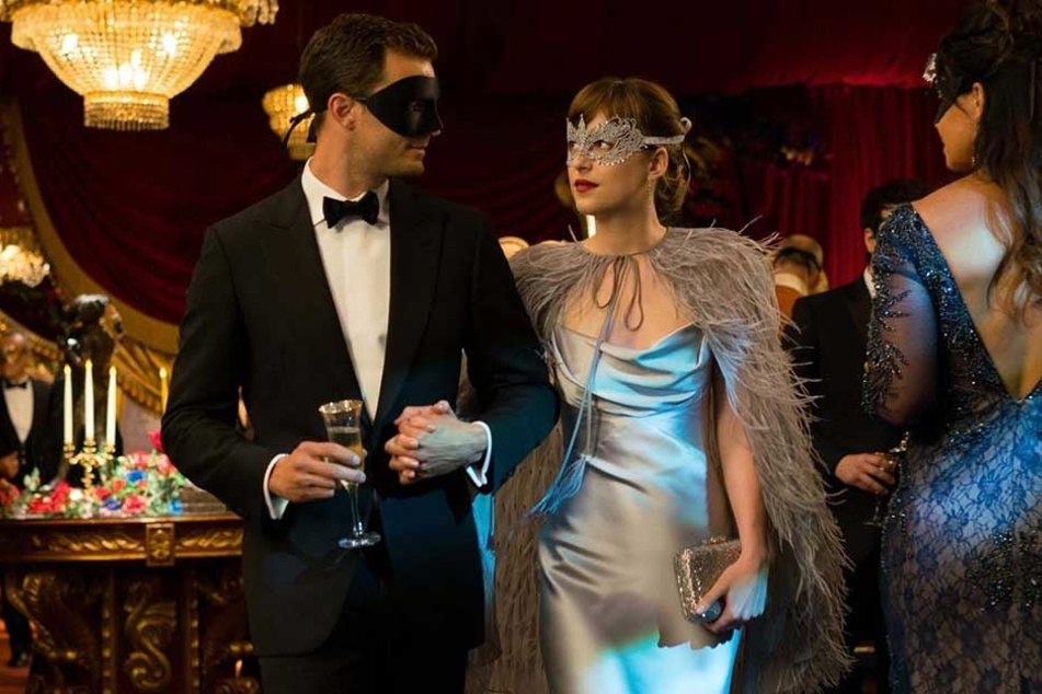 Mondäne Party-Szene aus dem zweiten Teil von Fifty Shades of Grey.