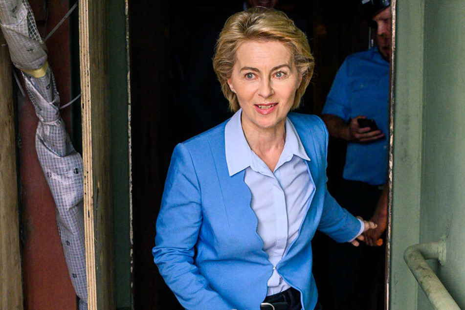 Verteidigungsministerin Ursula von der Leyen (60, CDU) wird sich den Unfallort anschauen.