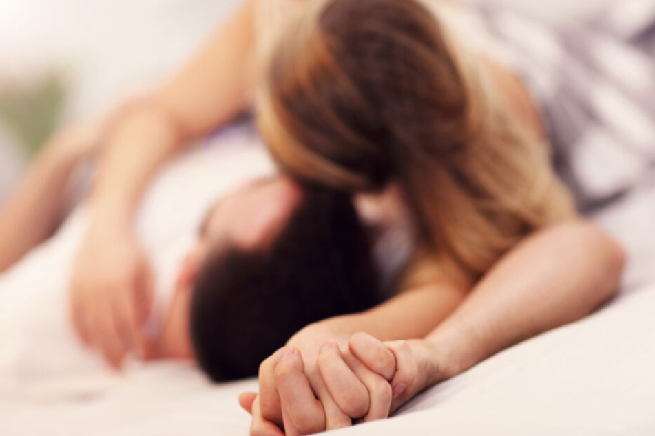 Wenn Ihr den Hebammen, Geburtshelfern und Frauenärzten einen Gefallen tun wollt, dann haltet Euch einfach ein paar Tage mit dem Liebesspiel zurück.