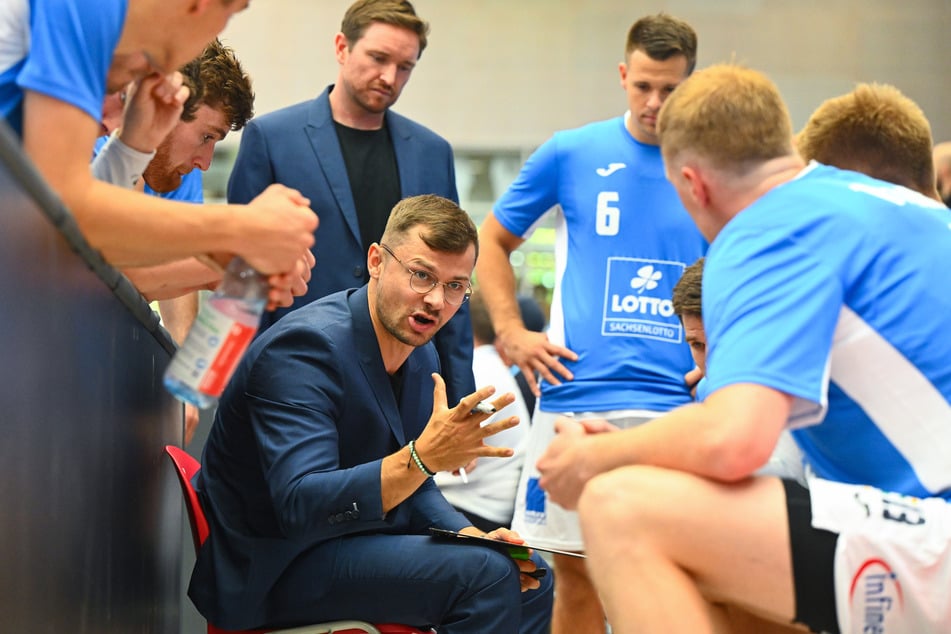 Coach Fabian Strauß (29, M.) hat sein Team größtenteils beisammen gehalten. Das könnte ein Vorteil sein.