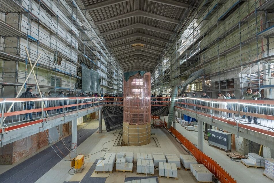 Besucher konnten im April 2026 einen Blick in den Bonatzbau des zukünftigen Stuttgarter Hauptbahnhofs werfen.