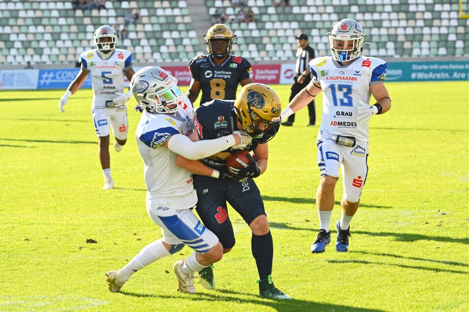 Erst zwei Touchdowns, dann ausgefallen: Joel Särkelä (25, M.) ist ein wichtiger Faktor im Monarchs-Spiel.