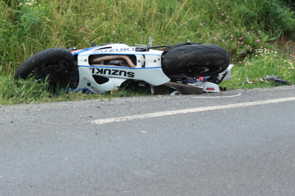 Der Biker ist bei dem Unfall zwischen Kulmbach und Melkendorf in Bayern ums Leben gekommen.