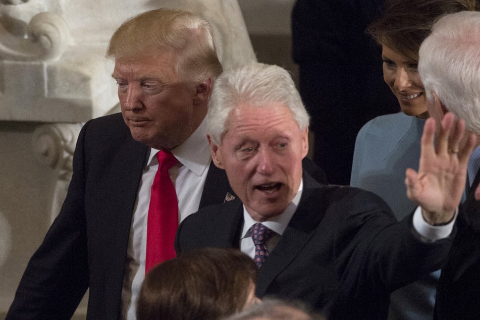 Donald Trump (beide 79, l.) und Bill Clinton tauchen in den Epstein-Akten unzählige Male auf.