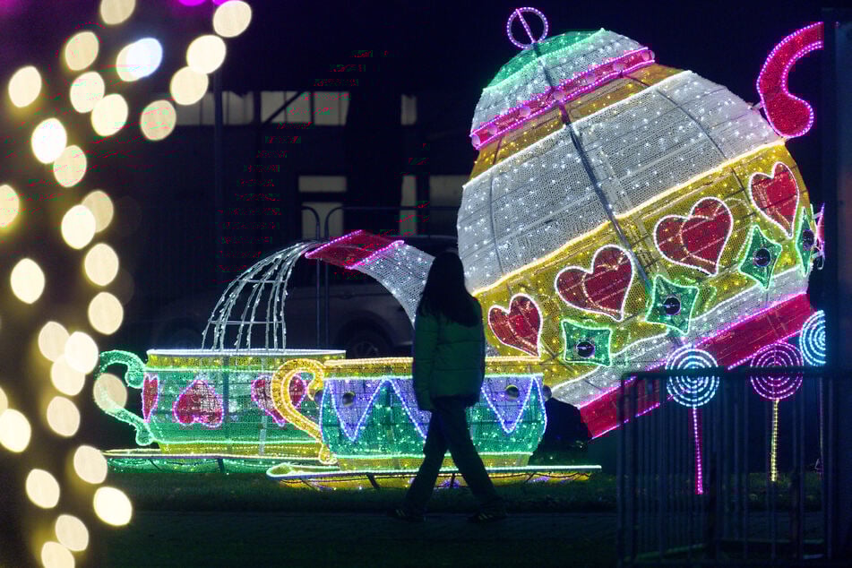 Köln: Wunderland in XXL: Neue Outdoor-Ausstellung strahlt in Köln